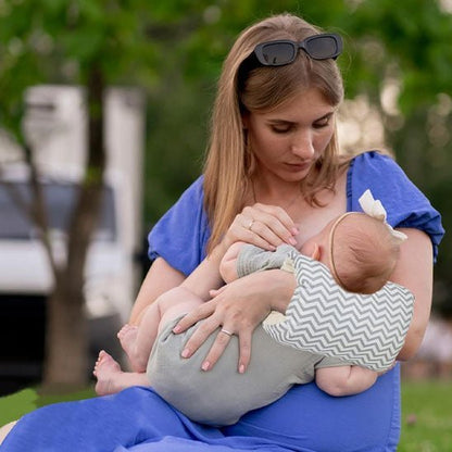 Coussin d'Allaitement Doux pour Bébé à Chevron - Joli bébé maman